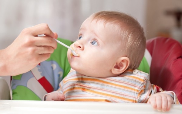 Когда можно и нужно вводить прикорм грудничку Когда можно и нужно вводить прикорм грудничку
