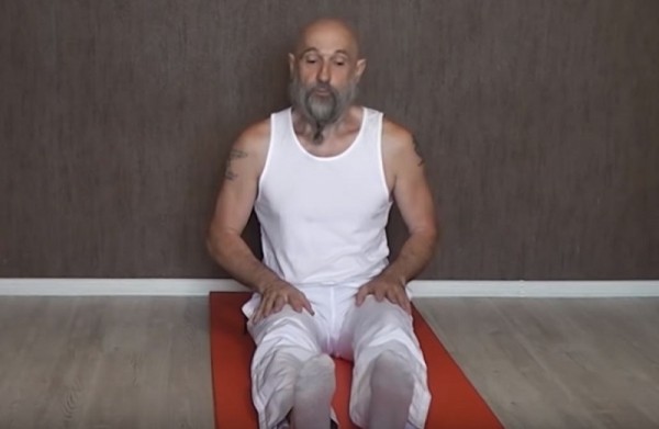 Как выполнять восточное упражнение для коленей Как выполнять восточное упражнение для коленей