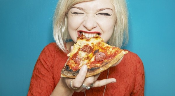 Медленно есть имного пить - 5 советов тем, кто борется сперееданием